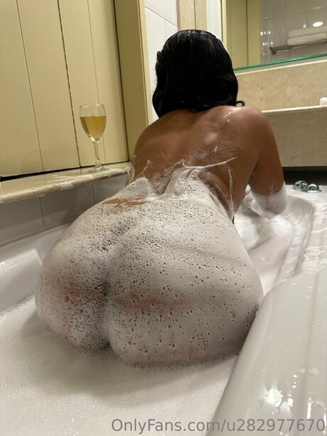 U282977670 exclusive actress images