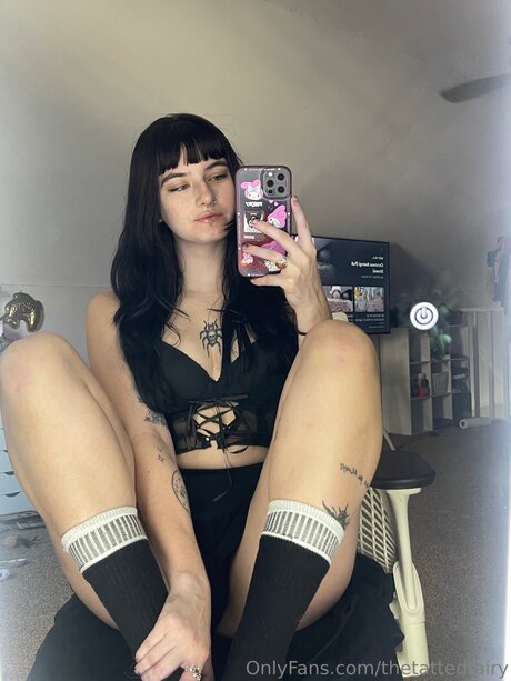 Thetattedfairy pornstar image