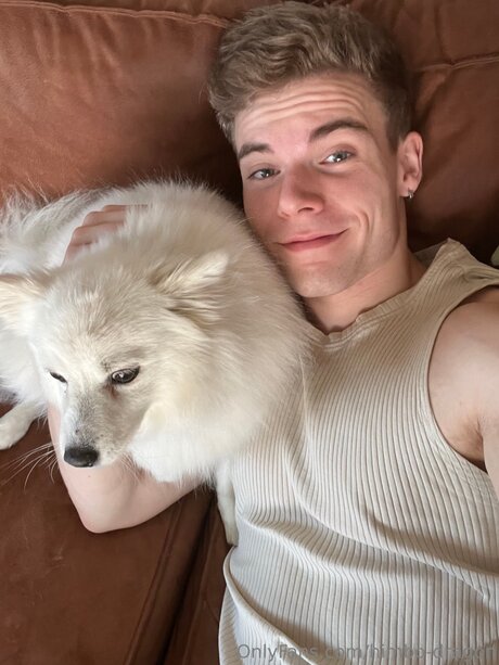 Himbo Dragon model beautiful img