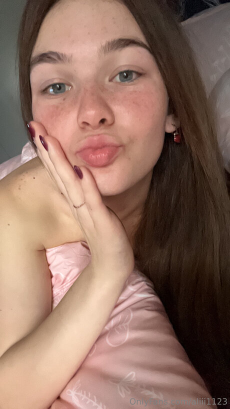 Aliii1123 adult actress pic