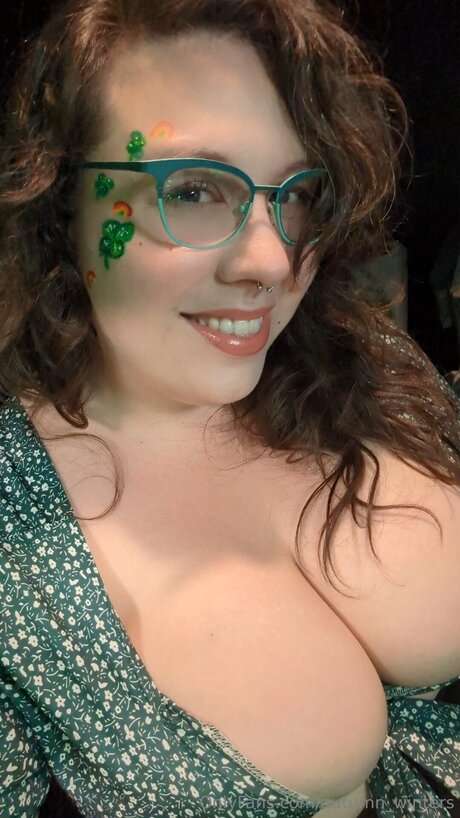 Autumn Winters sexy model photo