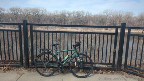 Autumn Winters model free picture