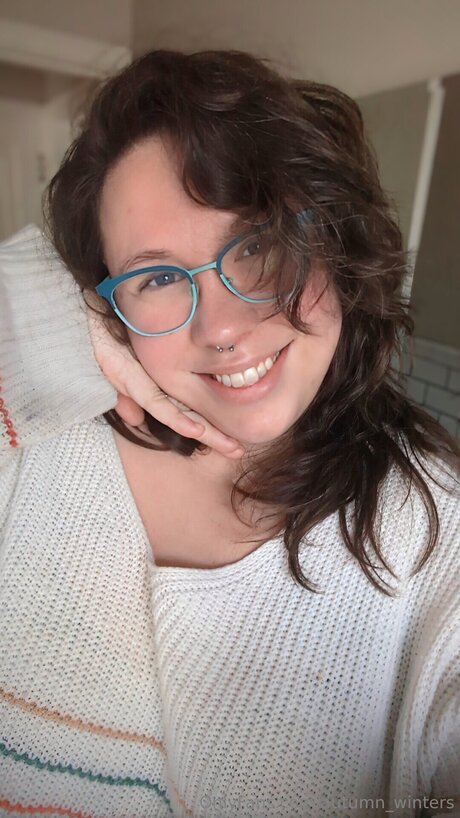 Autumn Winters hot star pictures