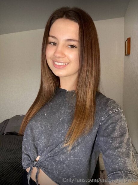 Crazy Girl Kira pornstar sexy img