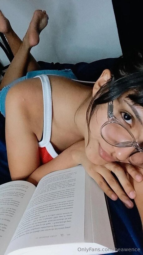 Beawence model adult photo