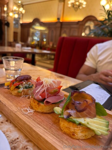 Adakham star free images