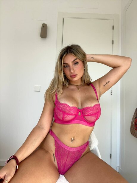 Itssschloeee high quality pornstar galleries