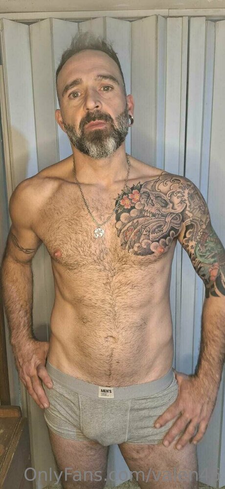 Valen46 porn model image