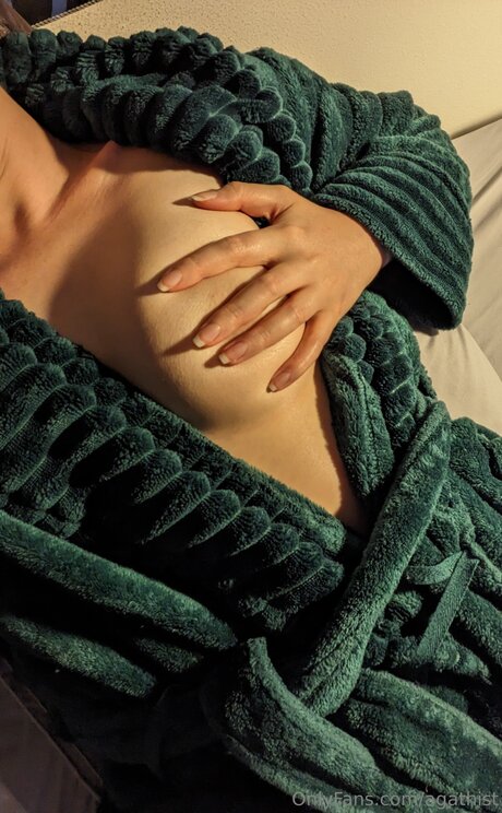 Agathist nude actress image