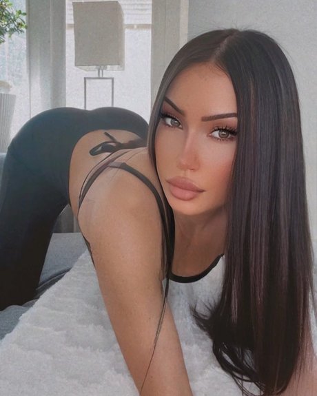 Savage Galri free actress galleries