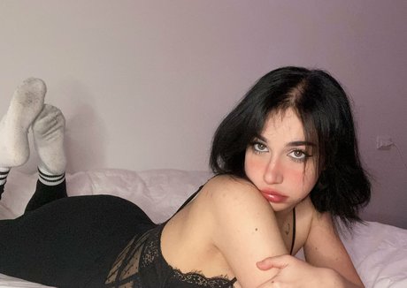 Minty Kitsune sexy star galleries