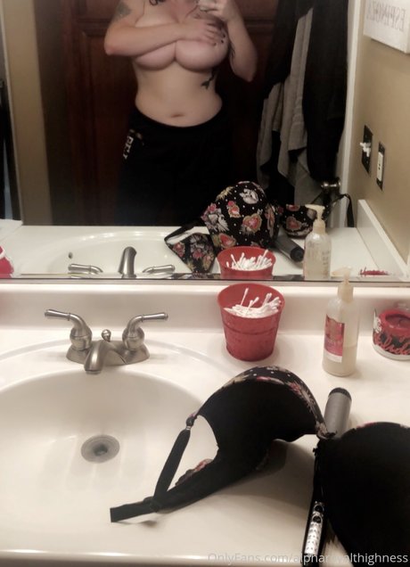 _The Royal Highness star nude pic