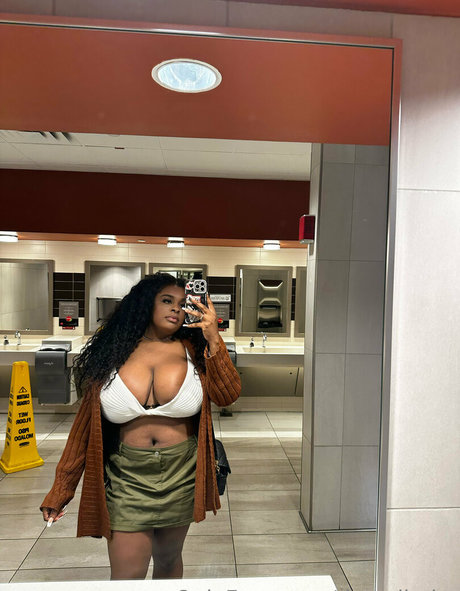 dezodbaby naked actress img