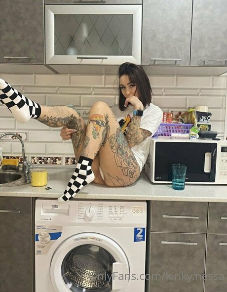 Kinky Nessa model adult photo
