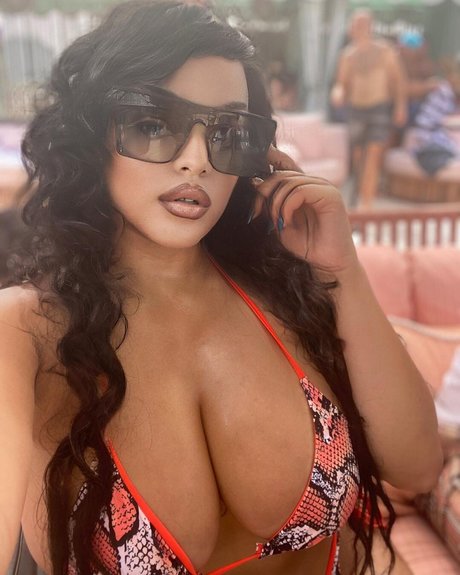 Vanessa Ann Wrigley star pretty img