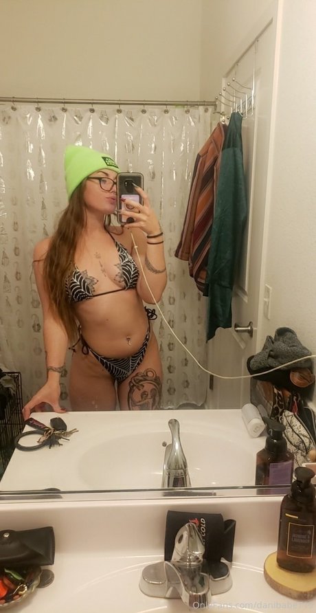 Dani Babe erotic model archive