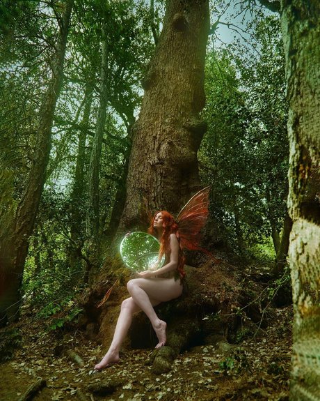 Emily O dette top star photos