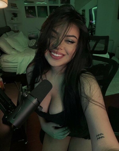 GMayaOF model porn galleries