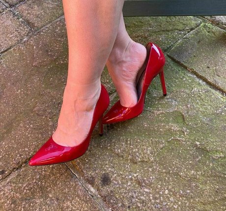 blonde shemale onlyfans erotic picture