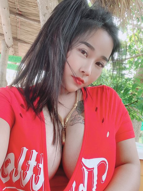 Petmanee pook hd actress pictures