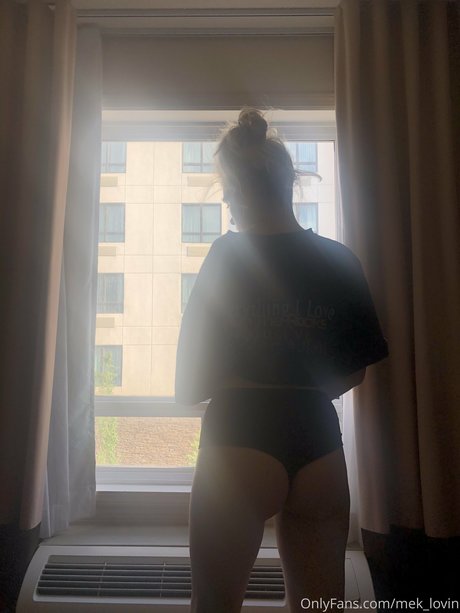 Mekkk model porn pics