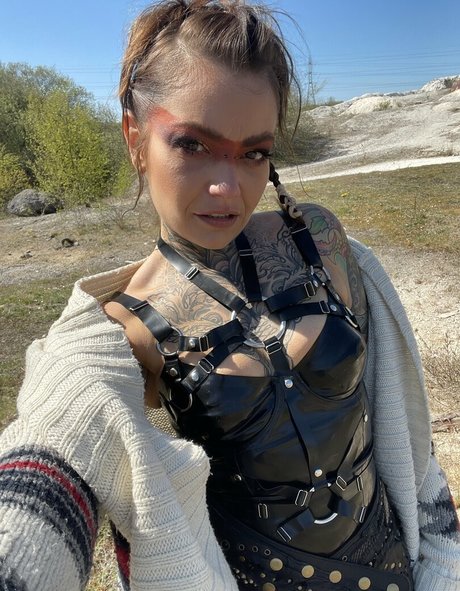 Nikky French pretty pornstar images