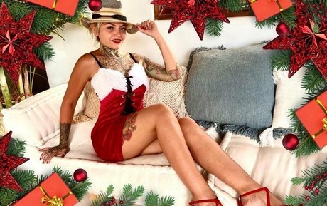 Nikky French erotic pornstar gallery