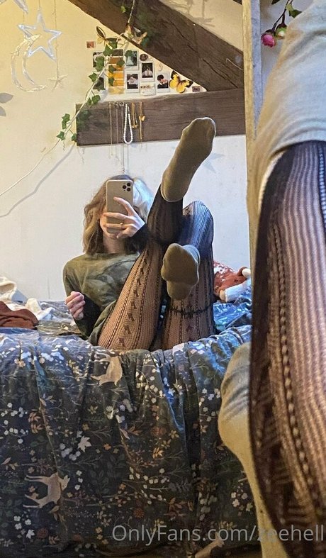 ZeeHell star erotic pics