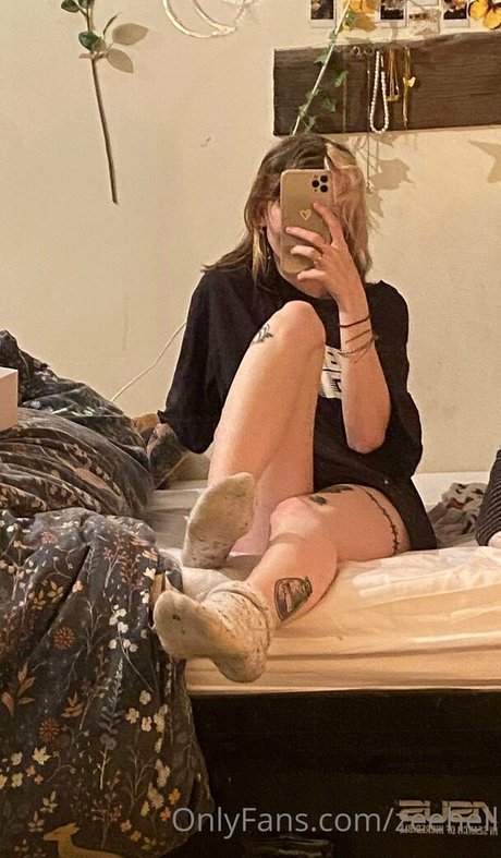 ZeeHell exclusive model pics