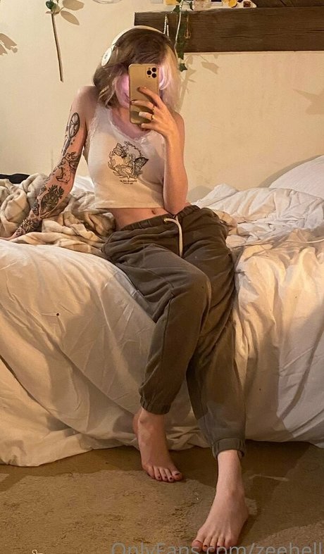 ZeeHell naked actress images