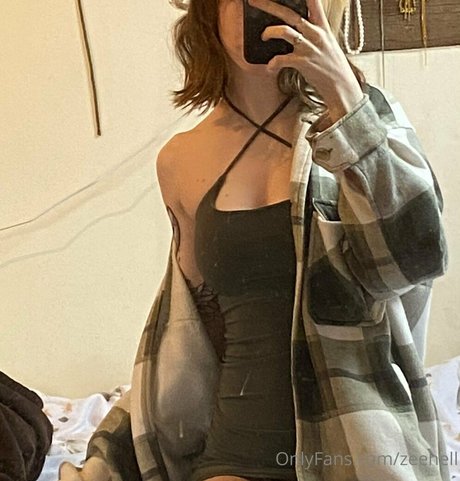 ZeeHell sexy actress pictures