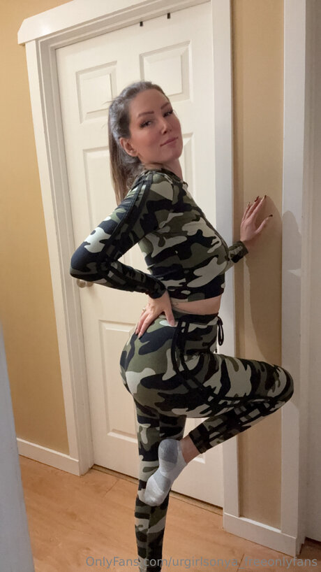 Sonyaswiftxo Myfreeone hot actress pics