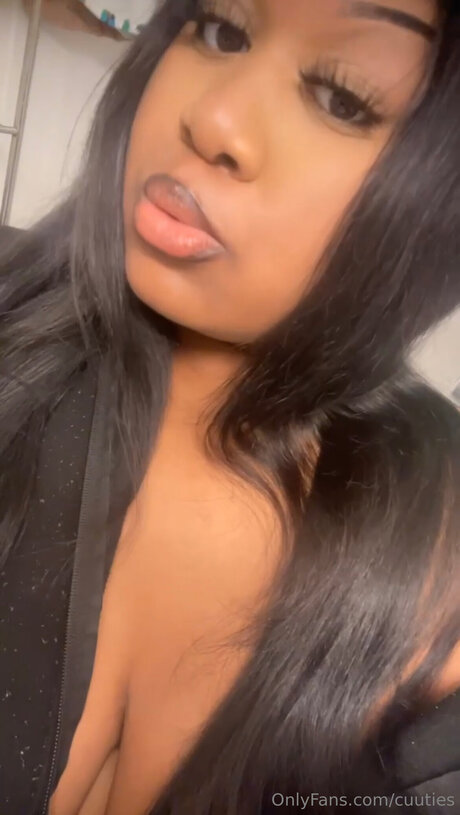 Cuuties exclusive model picture