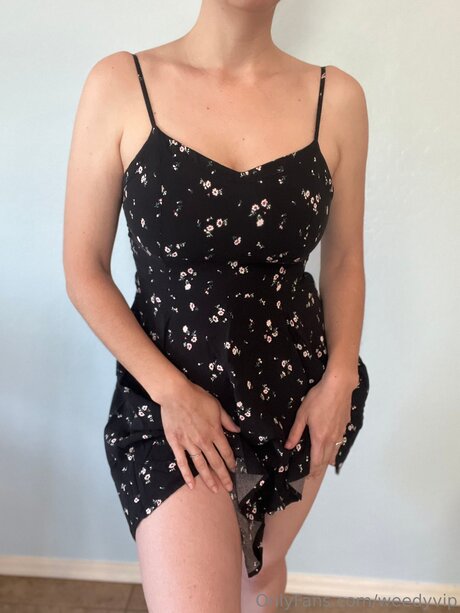 Weedyvip model art gallery