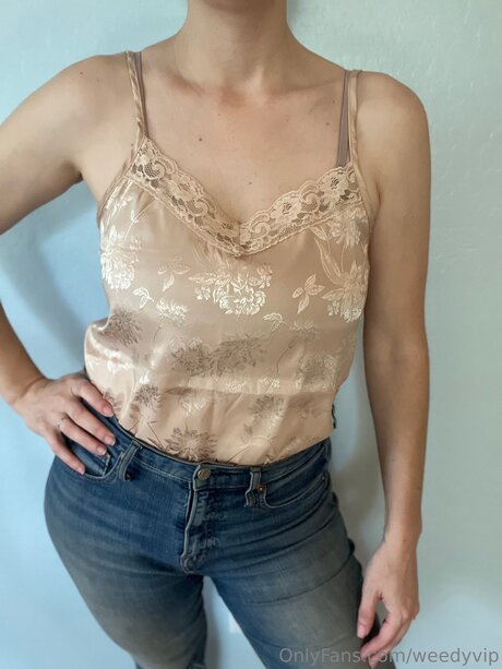 Weedyvip model high quality gallery