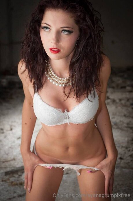 Ayanagrumpixfree sexy star img