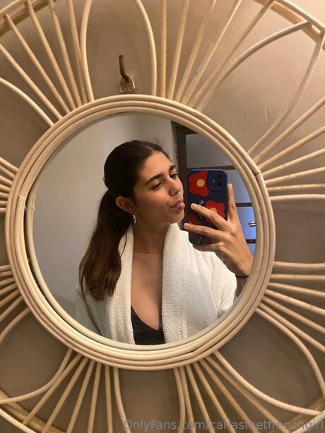 Carlasfeetfrenchgirl hot actress gallery