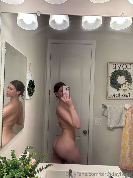 Bbyysavv exclusive star photo