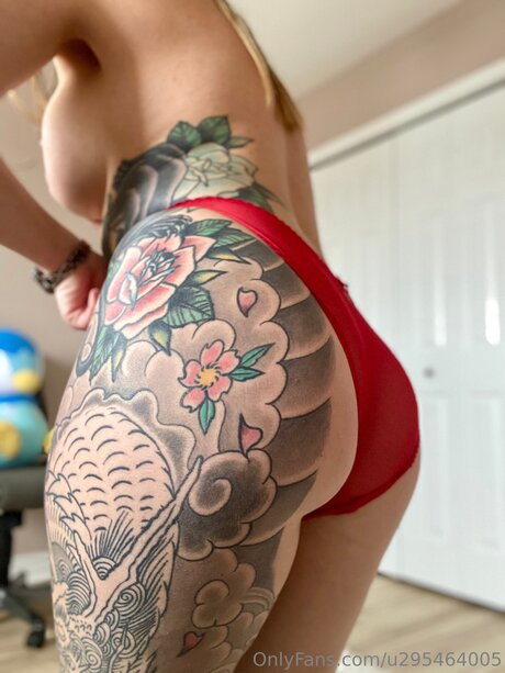 U295464005 perfect model images