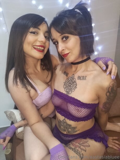 Aastasiabluee model naked picture