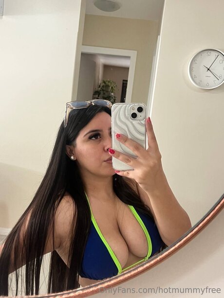 Hotmummyfree nudes actress picture