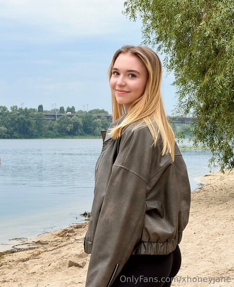 Xhoneyjane adult star gallery