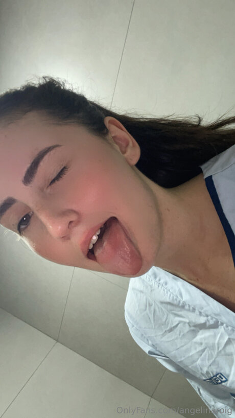 Angelinaroig star nudes pic