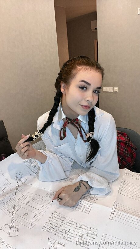 Mila Juicy pornstar xxx img