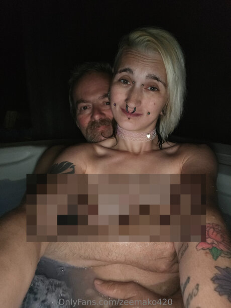 Zeemako420 naked actress picture