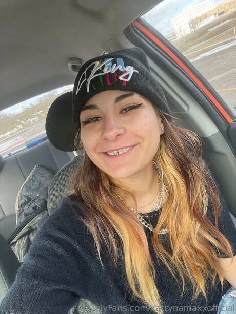 Katrynamaxxofficial model pretty photo