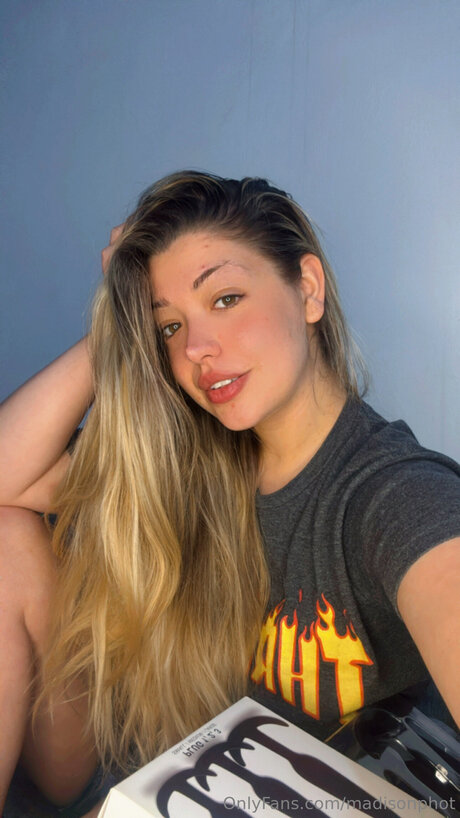 Madisonphot nude model archive