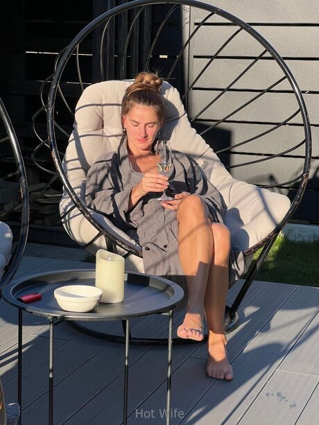 Hotwife Ua nude pornstar picture