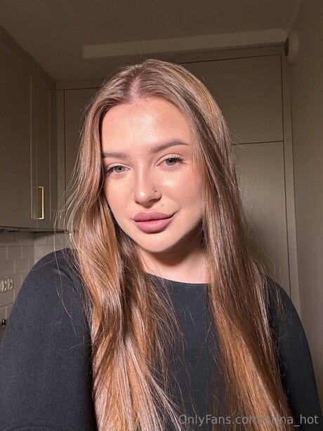 Arina Hot hd actress photos