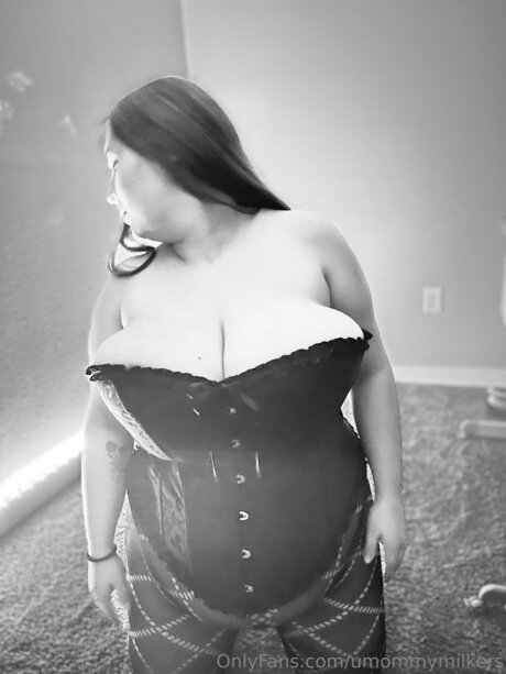 Umommymilkers model galleries